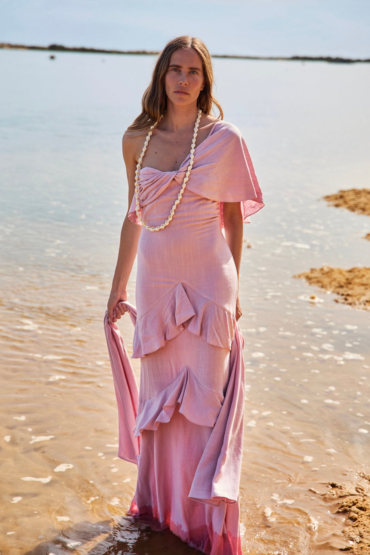 Vestido Makira con chal Rose