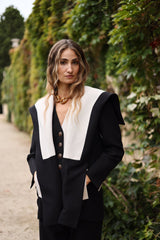Veste en laine noire et blanche