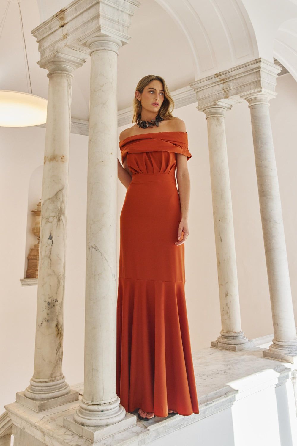 Vestido Largo Giala Terracota – Vista principal – Made in Spain por Dew & Corch