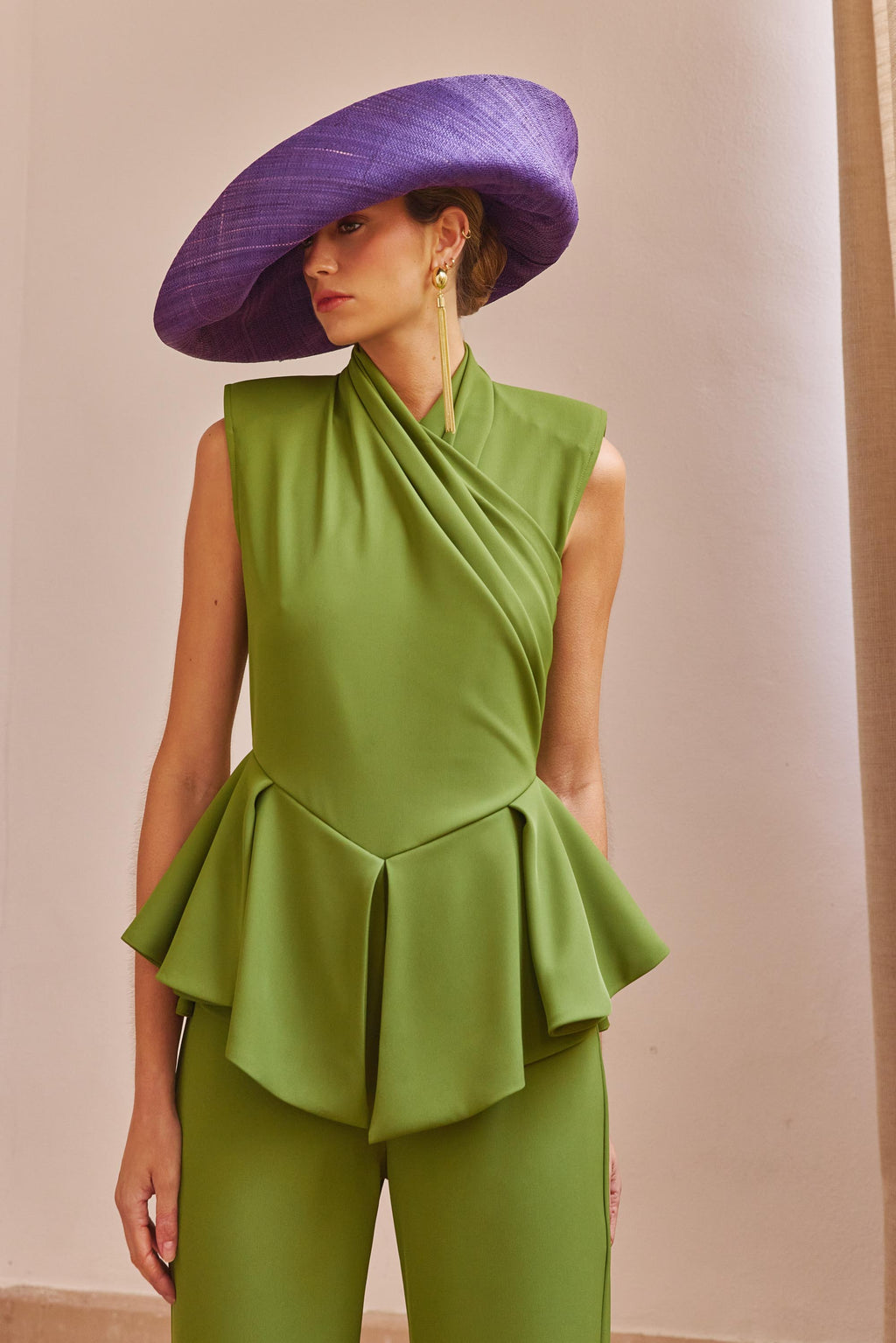 Mono Gacrux Wasabi – Look completo – Confección artesanal en Sevilla