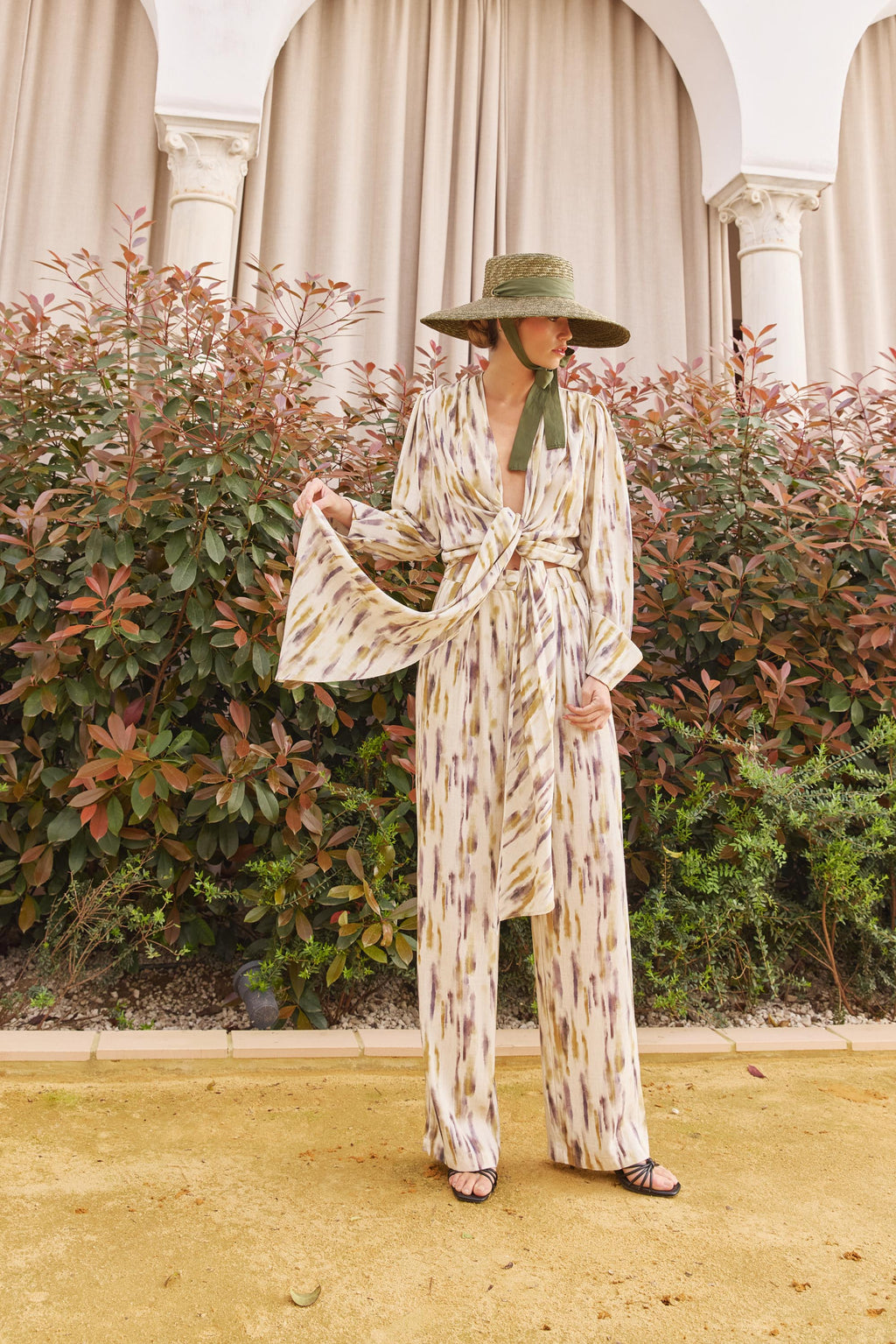 Blusa Nira Green – Look completo – Confección artesanal en Sevilla