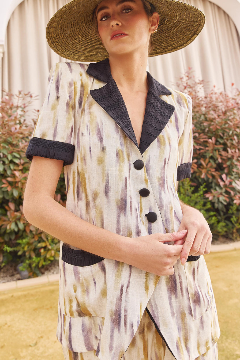 Chaqueta Zosma Green – Look completo – Confección artesanal en Sevilla