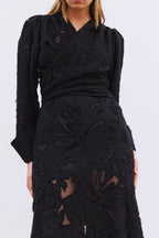 Blusa Nira Devoré Black – Look completo – Confección artesanal en Sevilla