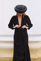 Blusa Nira Devoré Black – Detalle – Slow fashion española