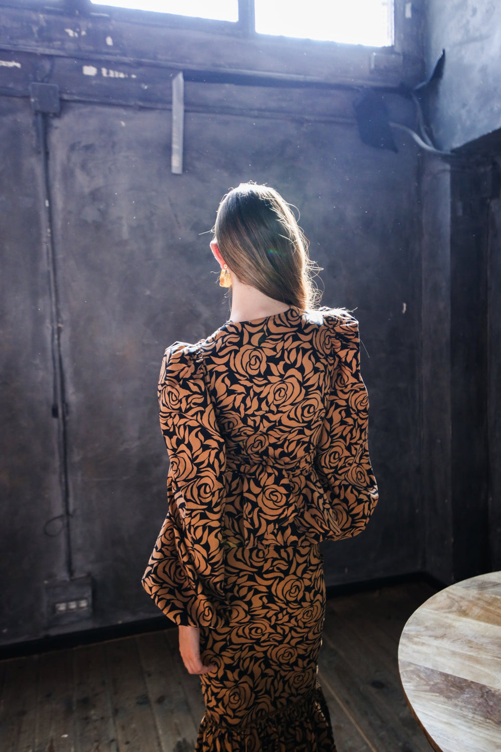 Blusa Cruzada Cimbra Flower Chocolate