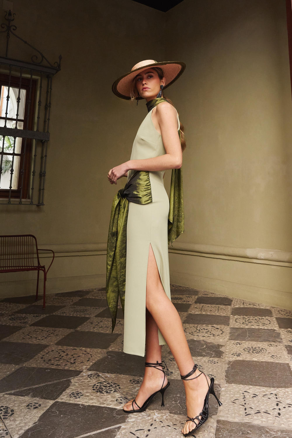 Vestido Midi Sora Salvia – Vista lateral – Dew & Corch SS26