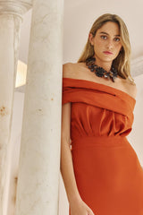 Vestido Largo Giala Terracota – Vista lateral – Dew & Corch SS26