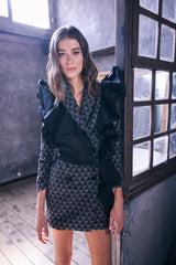 Vestido Corto Voluta Triangulo