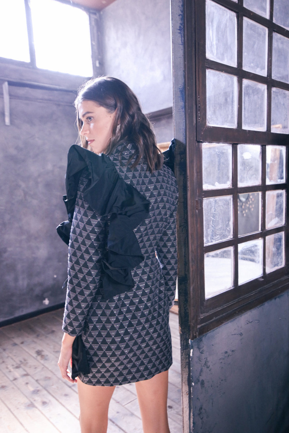 Vestido Corto Voluta Triangulo