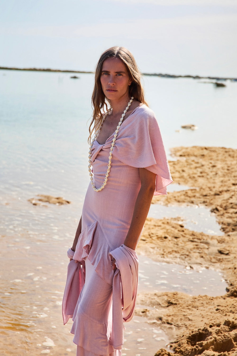 Vestido Makira con chal Rose