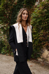 Veste en laine noire et blanche