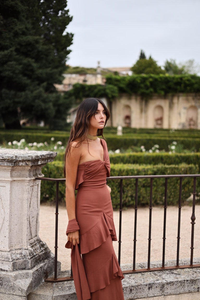 Vestido Makira con chal Tobacco