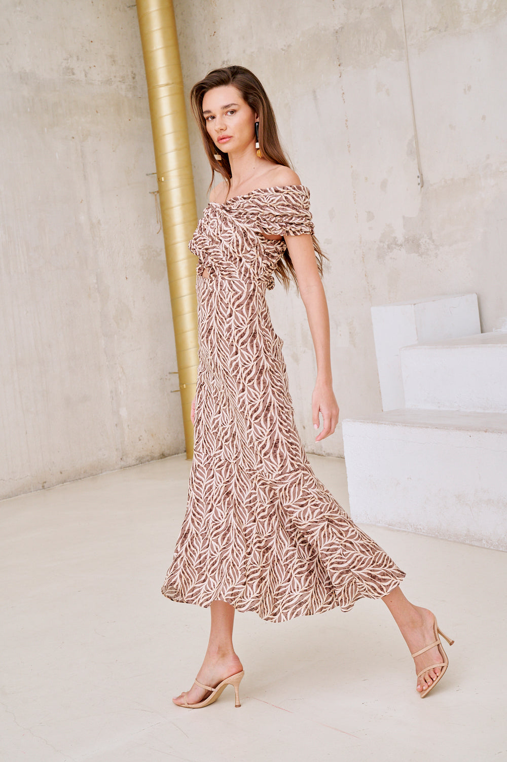 Vestido Midi Clareo Brown