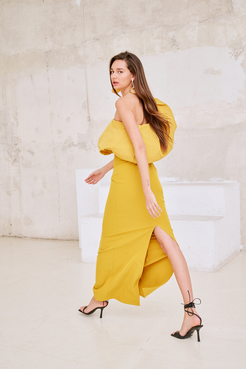 Vestido longo Godello ocre