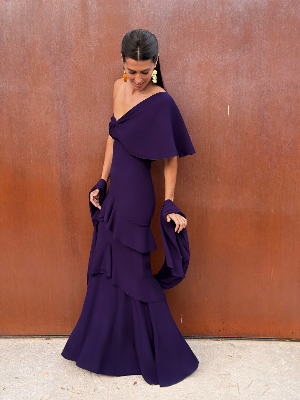 Vestido Makira con chal Berenjena