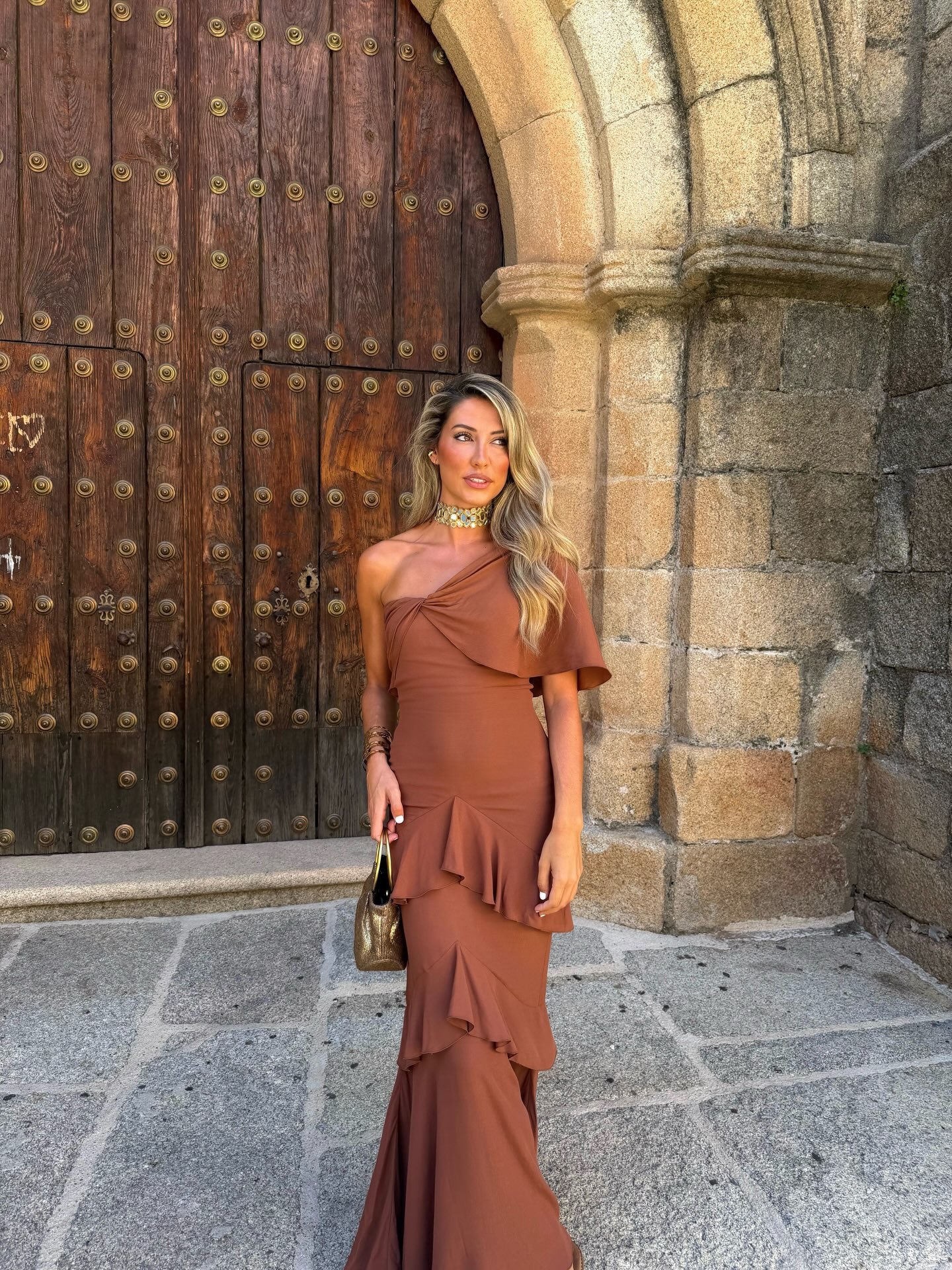 Vestido Makira con chal Tobacco